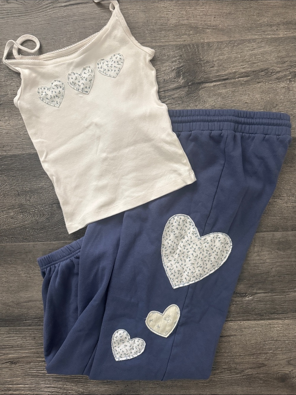 Aéropostale Demetra Heart Patch Sweatpants with matching tank Size Small